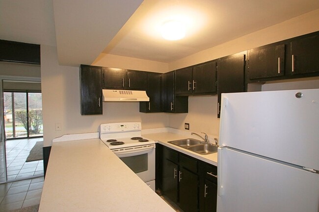 Building Photo - 45 Nassau Colony