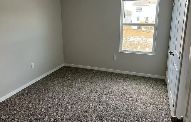 Building Photo - 330 Ember Dr