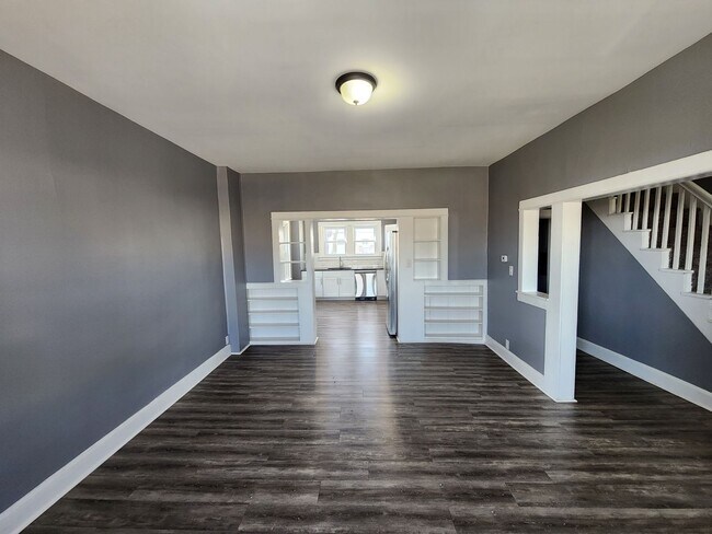 Building Photo - Twin home with stainless appliances, centr...