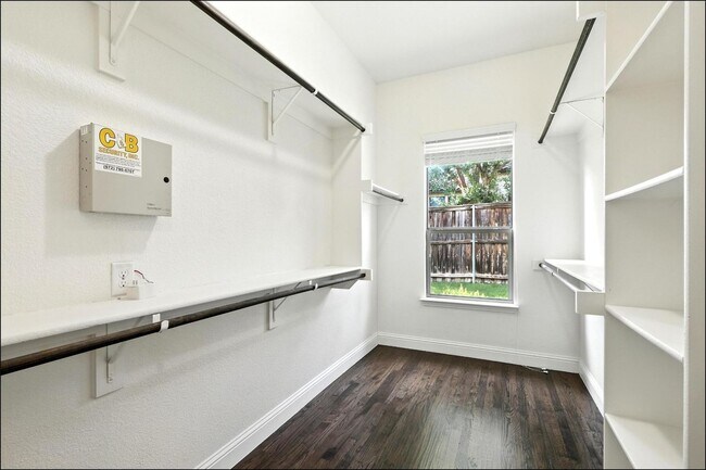 Building Photo - 1733 Adalina Dr