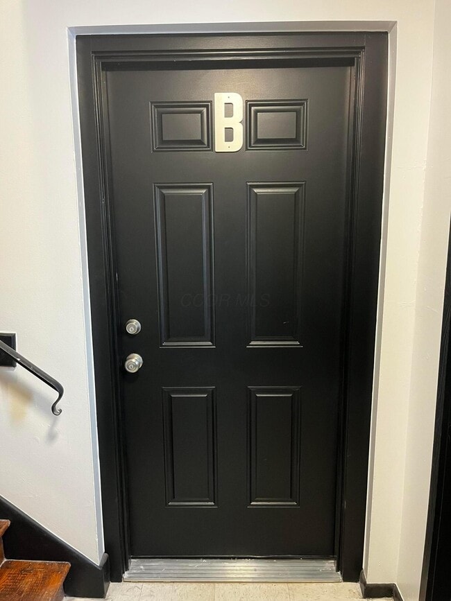 Building Photo - 4669 Hilton Ave