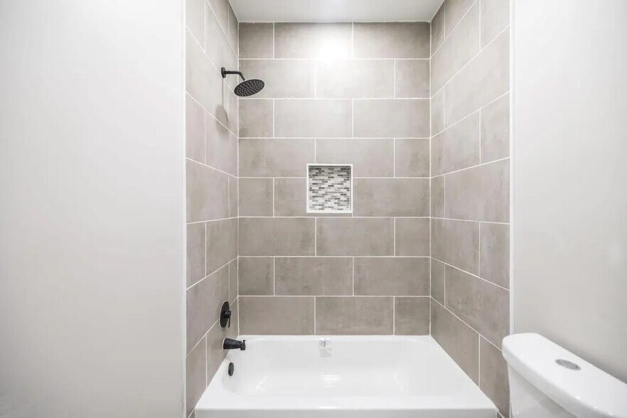 Building Photo - 2607 Beech Ave Ln