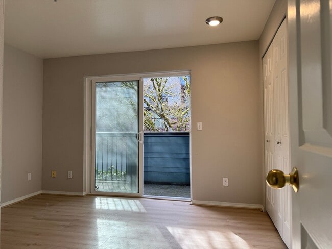 Building Photo - CLICK "REQUEST A TOUR" NOW!