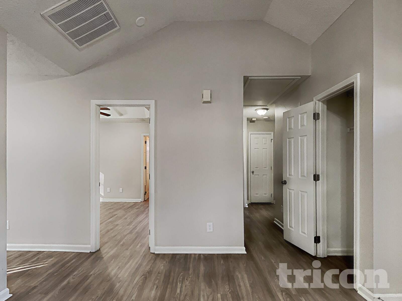 Building Photo - 9408 Northwoods Forest Dr