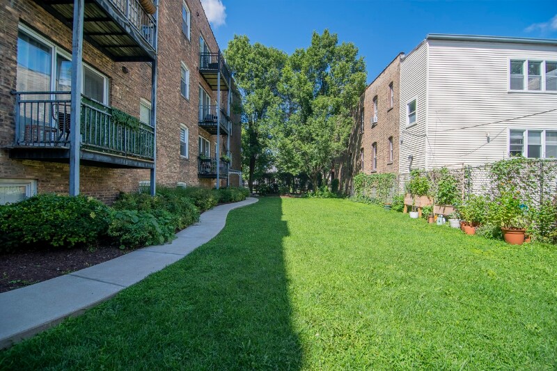 Building Photo - 3427 W Shakespeare Ave