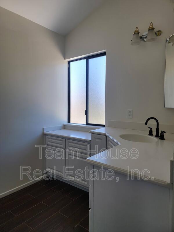 Building Photo - 23423 Vía Boscana