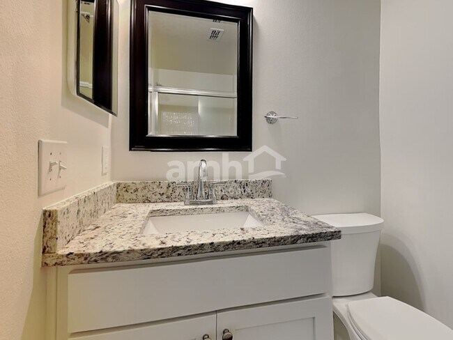 Building Photo - 1812 Roper Rd