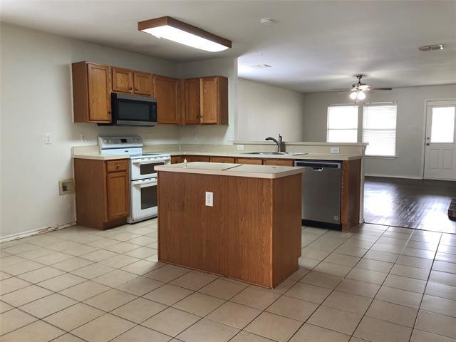 Building Photo - 2627 Mountain View Dr