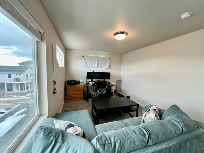 Building Photo - Gorgeous modern carriage style home available in Banning Lewis Ranch!