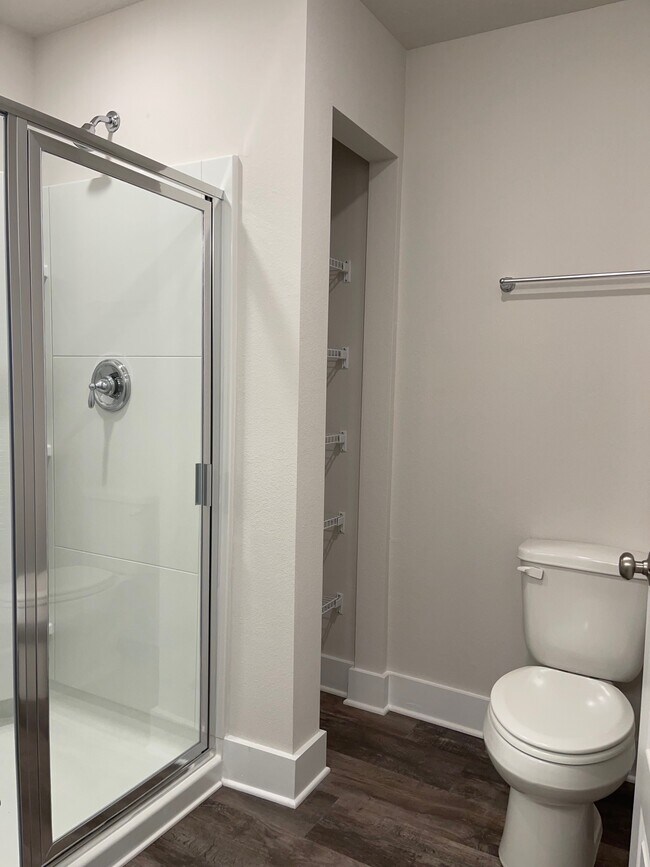 Building Photo - 1630 Iroquois Ct