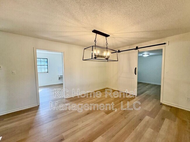 Building Photo - 10205 CedarBrooke Ln