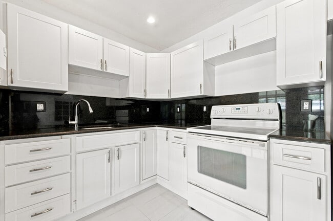 Building Photo - 10275 SW 152nd St
