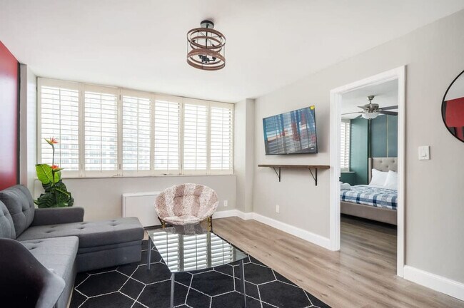 Building Photo - 215 Piedmont Ave NE