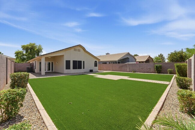 Building Photo - Welcome to this well-maintained 3-bedroom, 2-bath home in Gilbert, AZ!