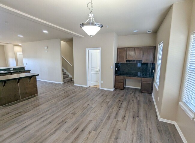 Building Photo - 5997 Blue River Dr SE