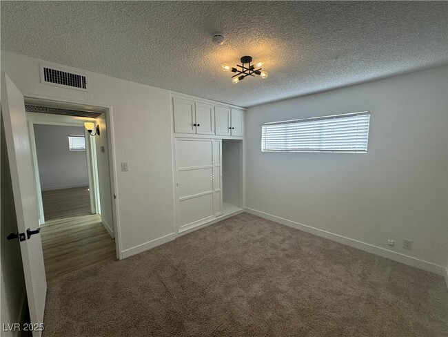 Building Photo - 1336 Darmak Dr