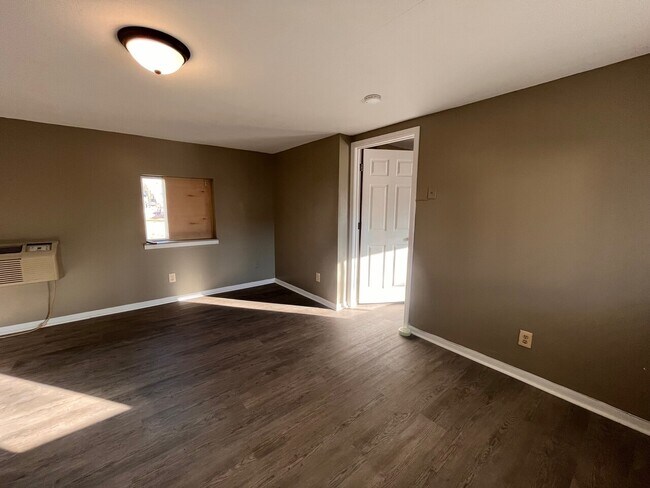 Building Photo - Westbridge Village