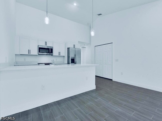 Building Photo - 851 Bedford Dr