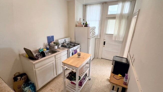 Building Photo - 2 Bedroom Apartment in Prospect Park