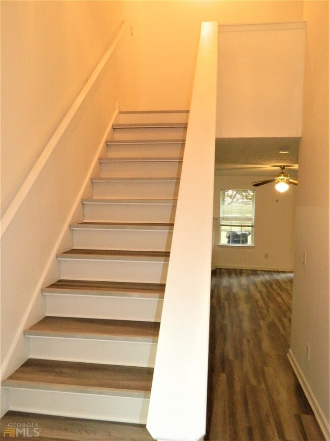 Building Photo - 20 Chantilly Pl