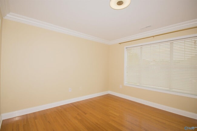 Building Photo - 104 Lancaster Ct SW