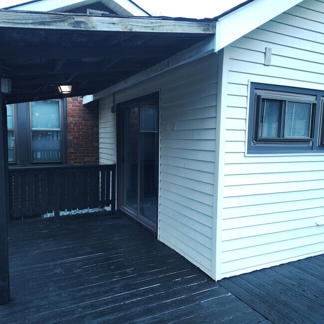 Building Photo - 701 Pemberton Pl