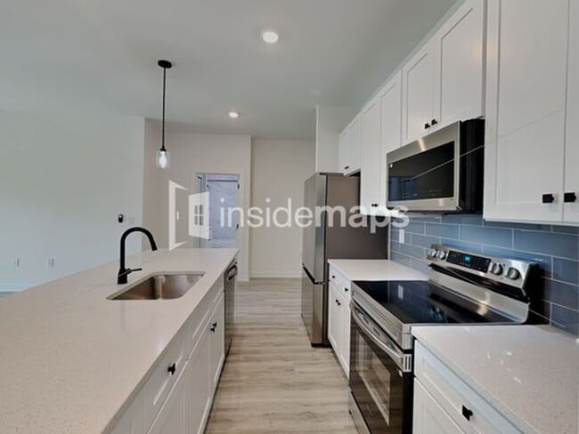 Building Photo - 1133 Abrams Blvd