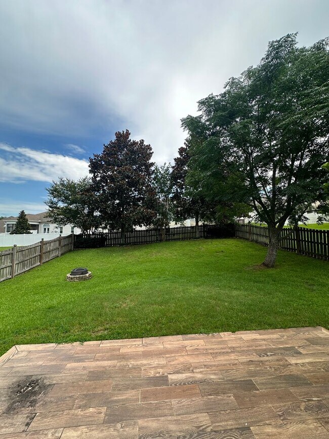 Building Photo - Gorgeous 3 Bedroom 2 Bath home in Piney Z ...