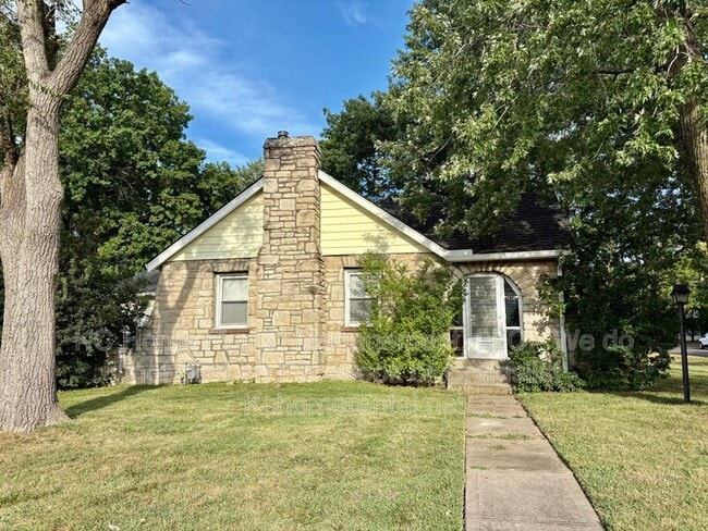 Primary Photo - 7839 Robinson St