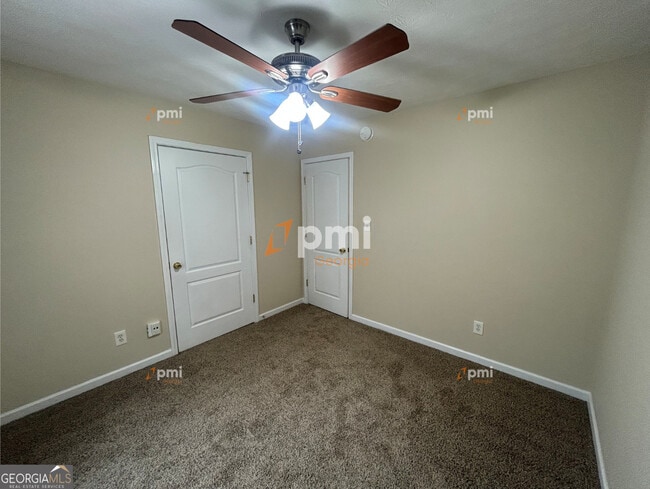 Building Photo - 15 Hidden Mill Ct