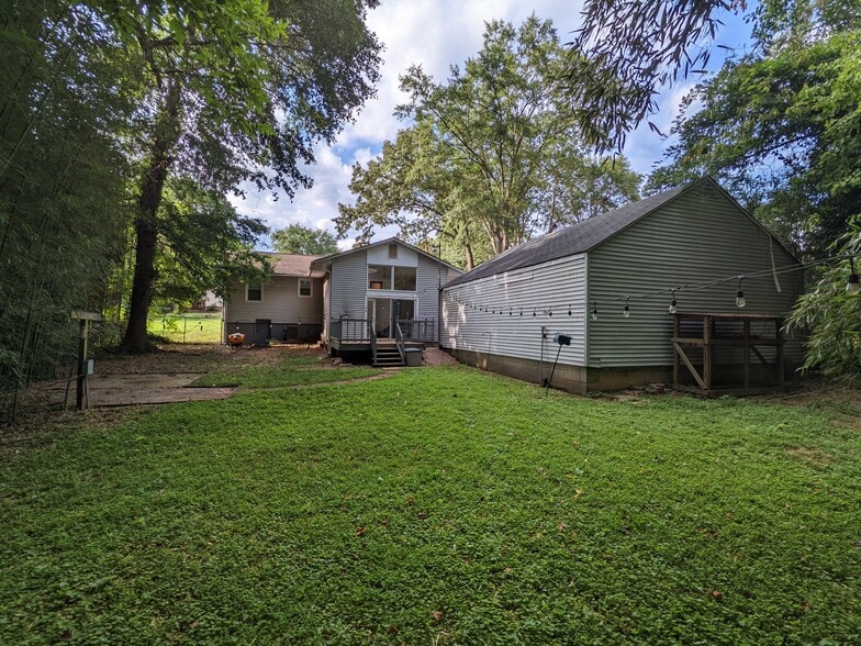 Building Photo - 28 Auburn Cir