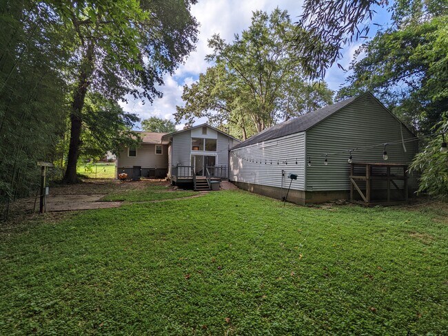 Building Photo - 28 Auburn Cir