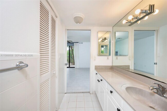 Building Photo - 55 Ocean Ln Dr