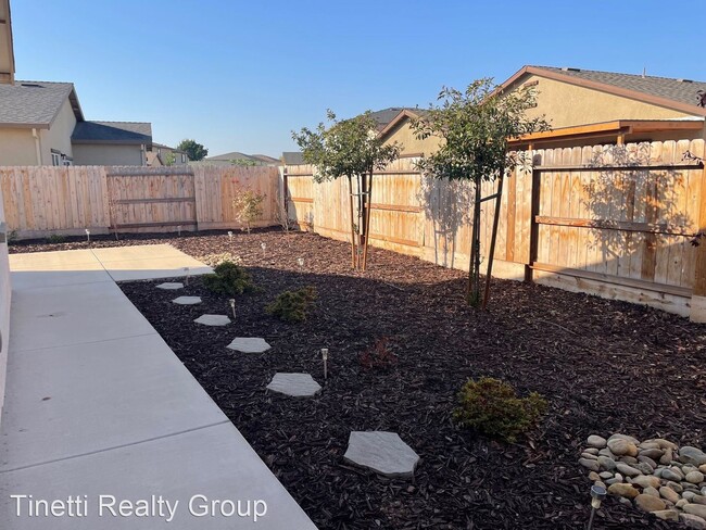 Building Photo - 4 br, 2 bath House - 4275 Theresa Ln.