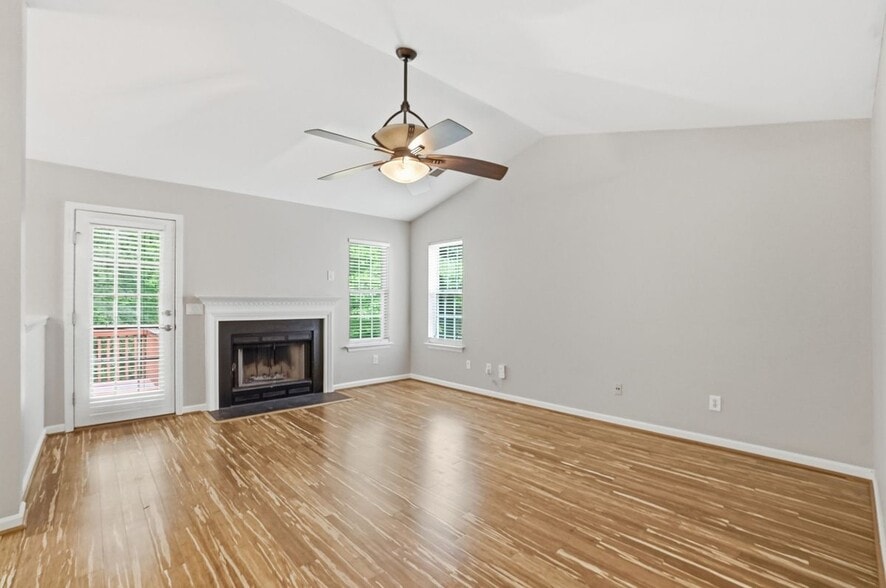 Building Photo - 2830 Black Walnut Ln
