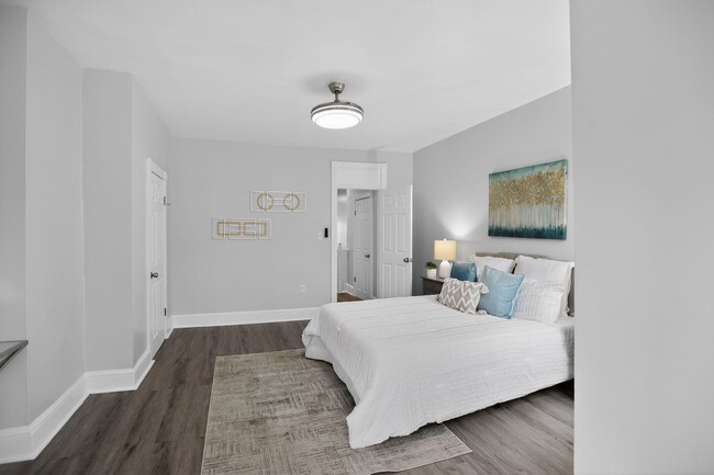 Building Photo - wonderful 3BR 1.5 Bath in the H st Corridor