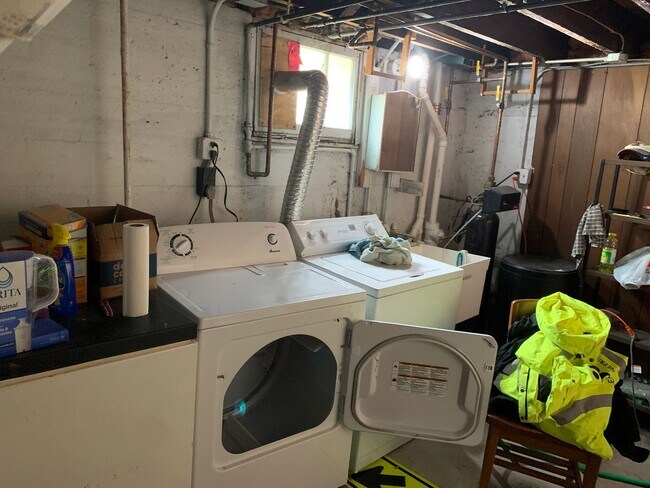 Building Photo - 1614 Adams St