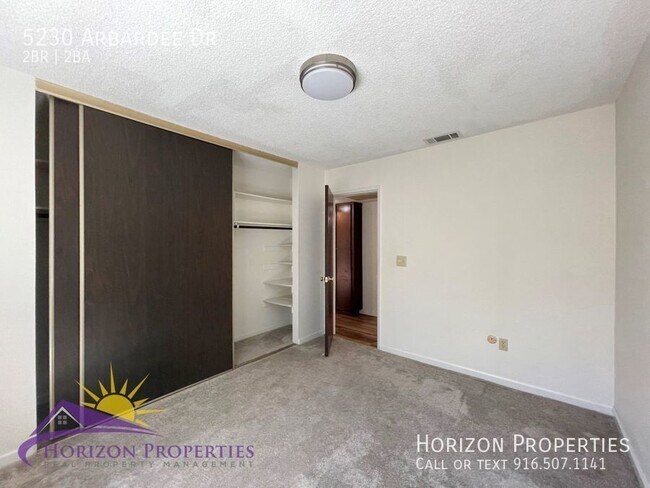 Building Photo - 5230 Arbardee Dr