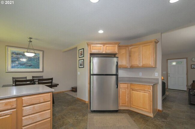 Building Photo - Desirable 3BD Ranch Home in Great Burton L...