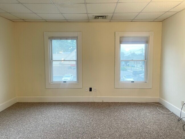 Building Photo - 228 Main St