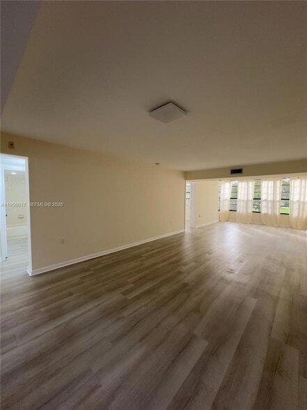 Building Photo - 1715 Whitehall Dr