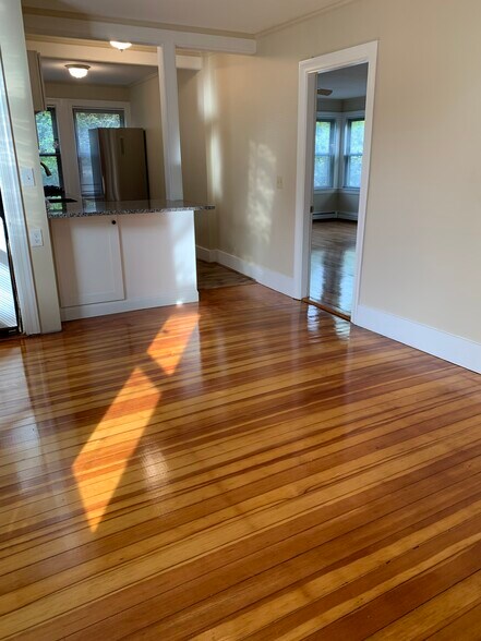 dinning area pic1 - 205 Standish Ave