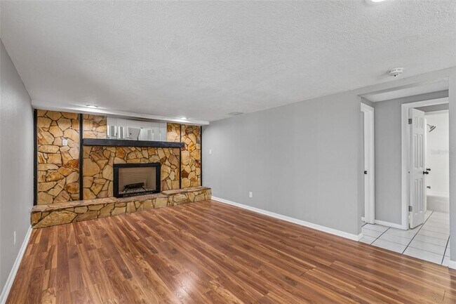 Building Photo - 7111 Gateway Ct
