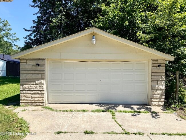 Building Photo - 5303 Hosta Ln