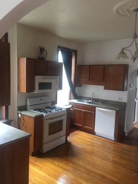 Building Photo - 2 Bed/1 Bath Affordable, Convenient Location!