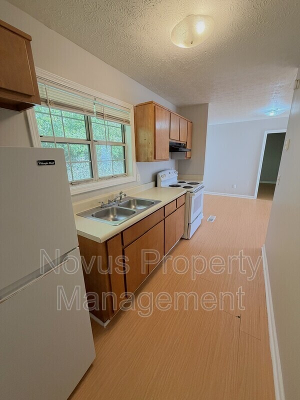 Building Photo - 710 Fertilla St