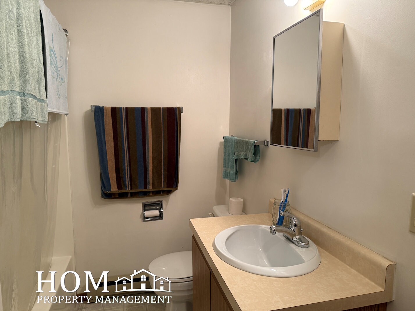 Building Photo - 1701 Pleasant View Dr