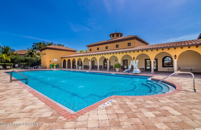 Building Photo - 746 Ventura Dr