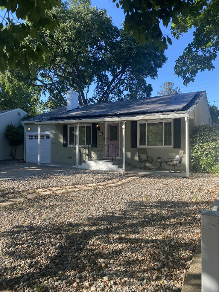 Building Photo - 106 Alameda Blvd