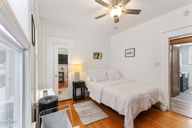 Building Photo - 106 N Pine Ave